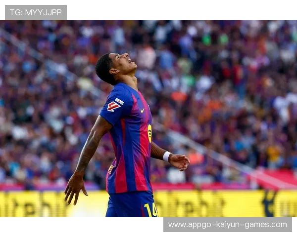 逆袭传奇!巴萨水货球星加冕金球先生,巴萨金色球衣 逆袭传奇!巴萨水货球星加冕金球先生,巴萨金色球衣